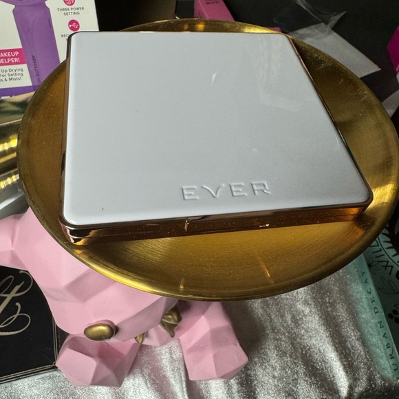 Ever Beauty Out the Door Cheek & Eye Palette - Picture 4 of 5